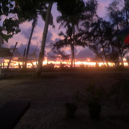 Shoreline Marari Beach Villa At Golden Beach Mararikulam アーラップーザ県 エクステリア 写真