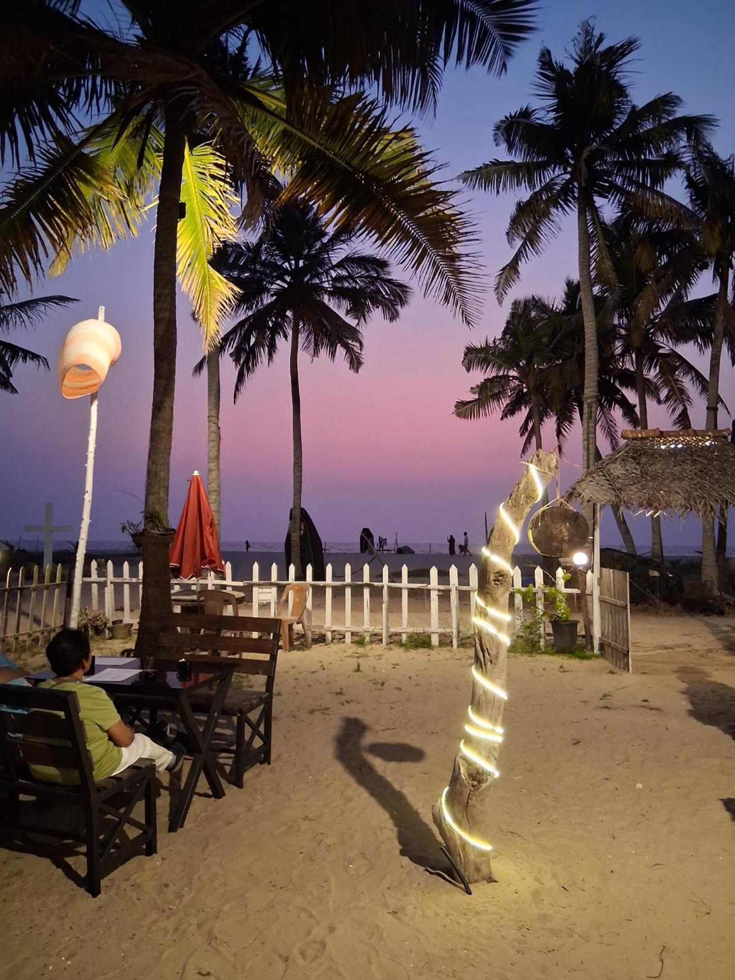 Shoreline Marari Beach Villa At Golden Beach Mararikulam アーラップーザ県 エクステリア 写真